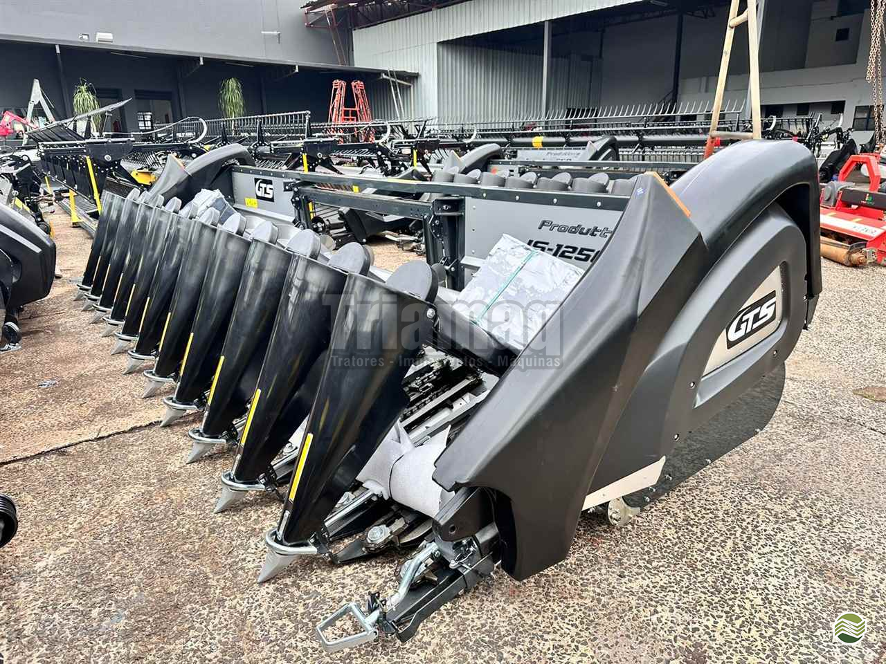 PLATAFORMA COLHEITADEIRA GTS PRODUTTIVA 1250 Triamaq Tratores UBERLANDIA MINAS GERAIS MG